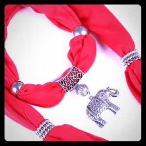 🌟NEW ITEM!🌟 Vintage Elephant Pendant Scarf