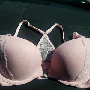 Gilly Hicks bra