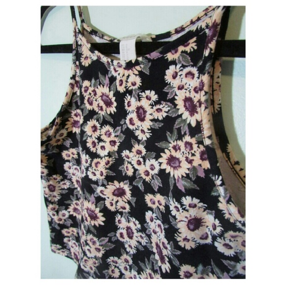 Brand NEW! Forever 21 crop top - Picture 3 of 3