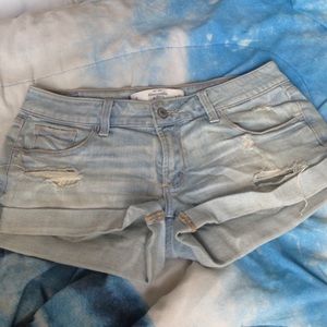 Distressed light denim Abercrombie & Fitch shorts