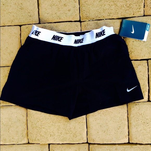 ON HOLD FOR LLWATKINS 🎉N I K E DRI FIT SHORTS