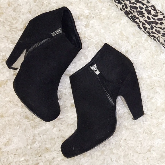 •S A L E• Madden girl booties
