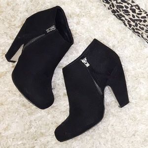 •S A L E• Madden girl booties