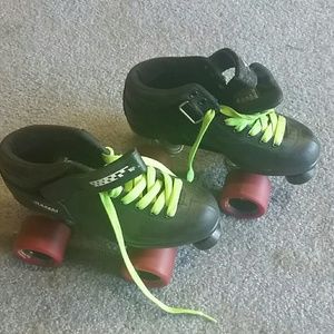 Size 5 4 Wheel Roller Skates