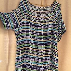 Blouse w/ cut out sleeves