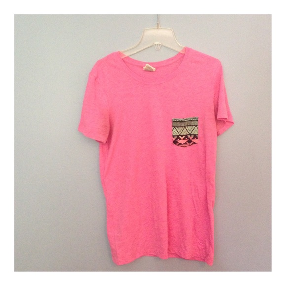 Pink vs tee w pocket - Picture 1 of 3