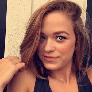 Meet your Posher, Caroline