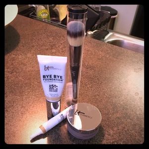 'it Cosmetics' Bundle - Medium