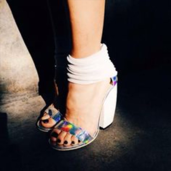 FLASH SALE!!! UNIF pyre heel