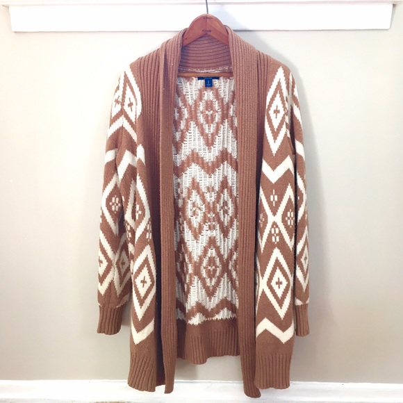 Old Navy Sweaters - 🎉Host Pick 10/30🎉 {super cozy} blanket shrug