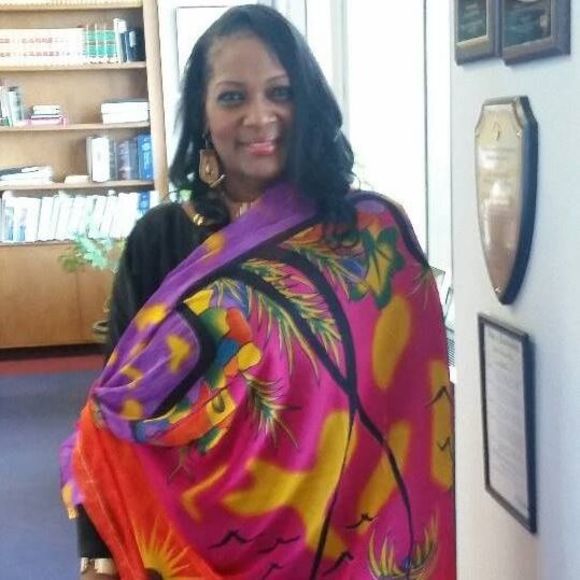 Meet your Posher, Lucretia