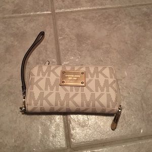 Michael Kors Wallet wristlet