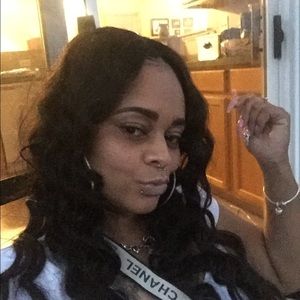 Meet your Posher, Charita