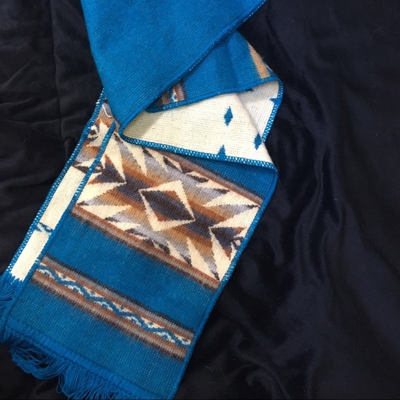 Scarf - Picture 1 of 3