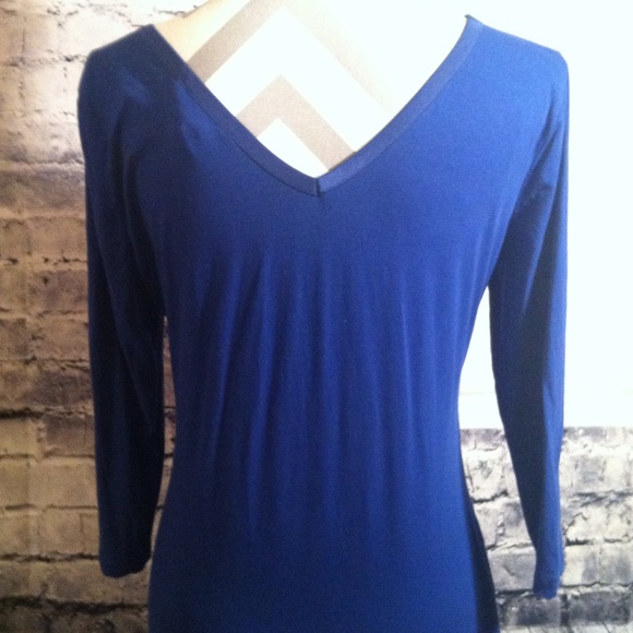 Cute Royal Blue  V-Neck Banana Republic top - Picture 3 of 5
