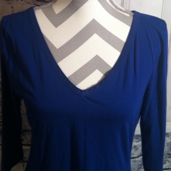 Cute Royal Blue  V-Neck Banana Republic top - Picture 4 of 5