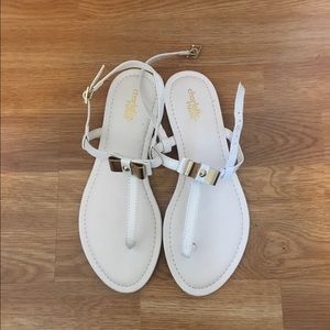 • white & gold now sandals •