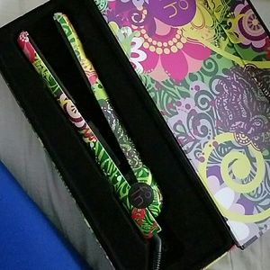 New used 2 times Fahrenheit flat iron