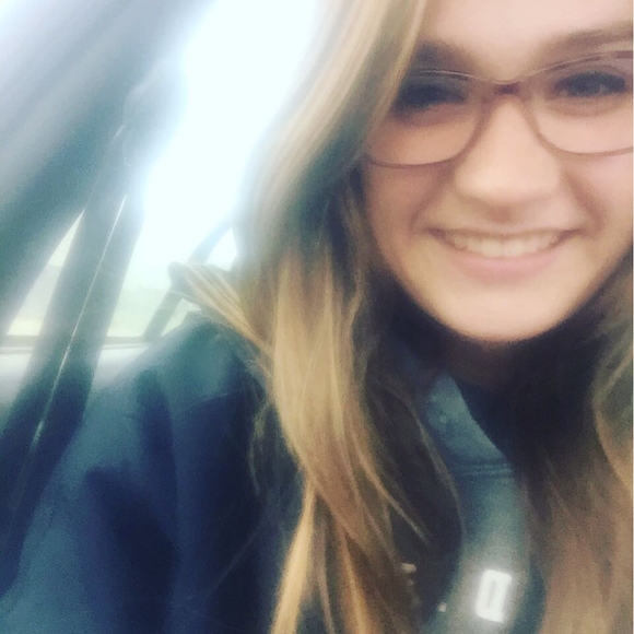 Meet your Posher, Shiann - Picture 1 of 1