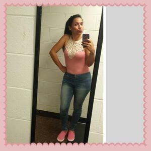 Meet your Posher, Cinthya