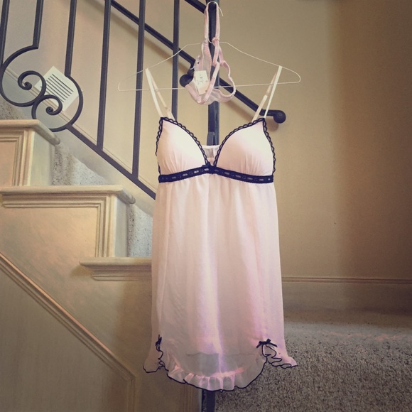 Gillian & O'Malley lingerie set