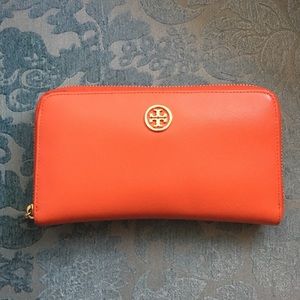 Tory Burch Robinson Continental Wallet