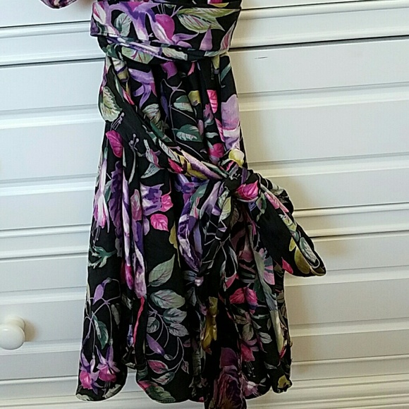 Betsey johnson silky flower dress - Picture 3 of 4
