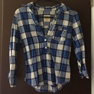 Hollister plaid quarter sleeve