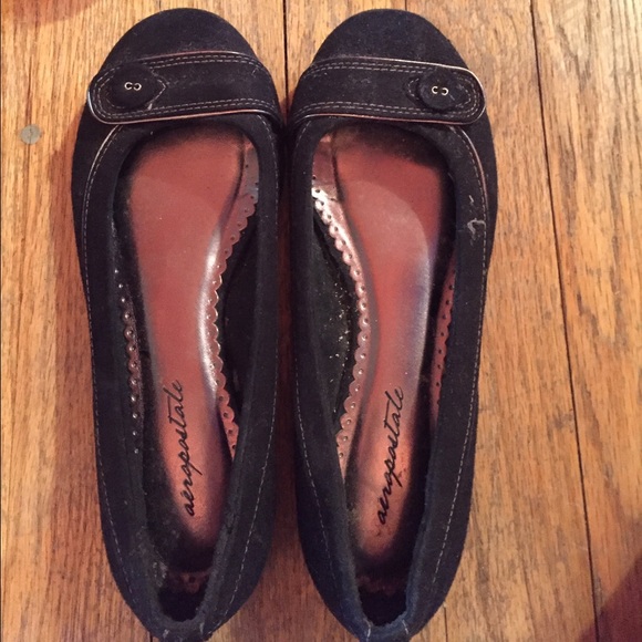 Black ballet flats