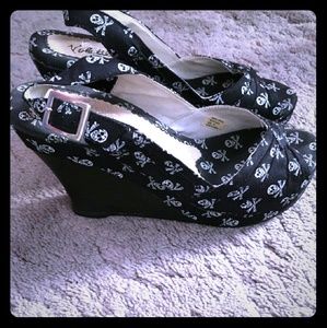 Pinup Skull and Crossbones Platform Heels
