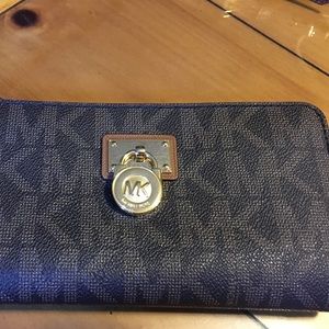 Michael Kors Hamilton Wallet