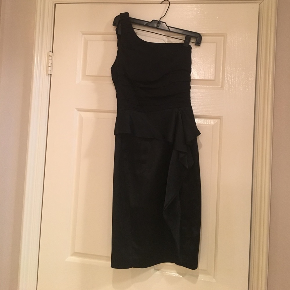 Dress - Picture 4 of 4