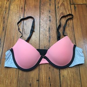 Tricolored racerback bra