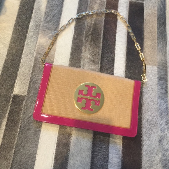 Tory Burch Handbags - Brand New Tory Burch Straw Saddle Reva Clutch