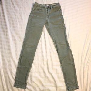 Bullhead high-rise skinniest green skinnies
