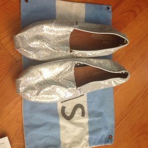 Toms size 9 silver