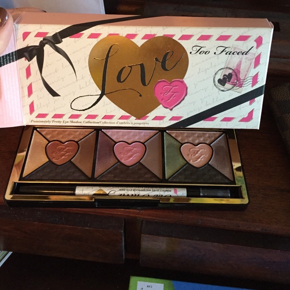 Too Faced Love Palette NIB