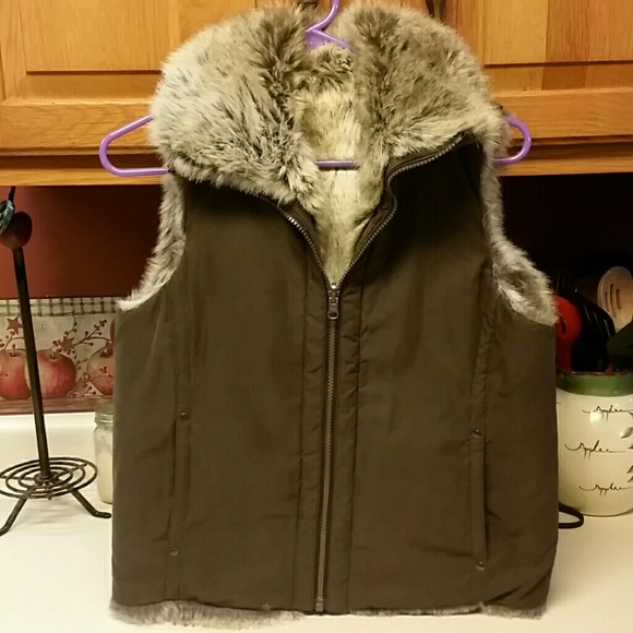 Faux fur reversible vest - Picture 1 of 2