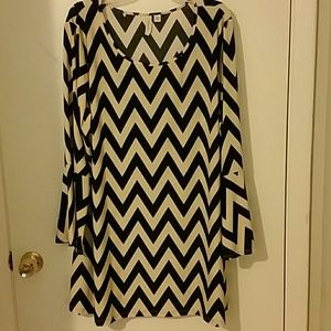 Cute geometric dress 2X