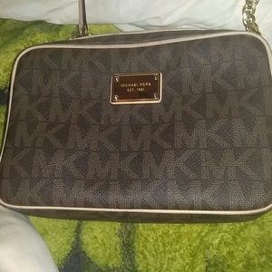 Michael Kors cross body purse