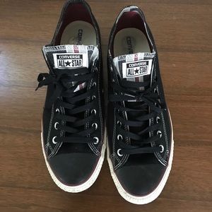 Converse Chuck Taylors Low Top