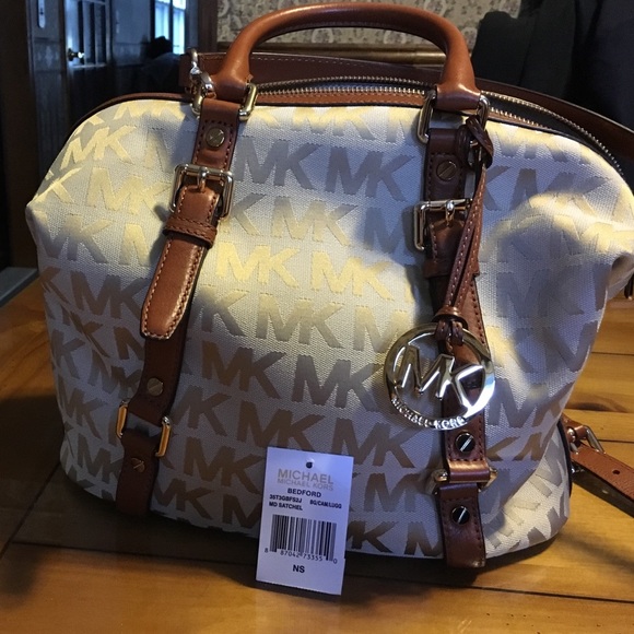 Michael Kors MD Bedford satchel ***SOLD***
