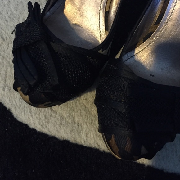 BCBG Animal Print heels - Picture 2 of 4