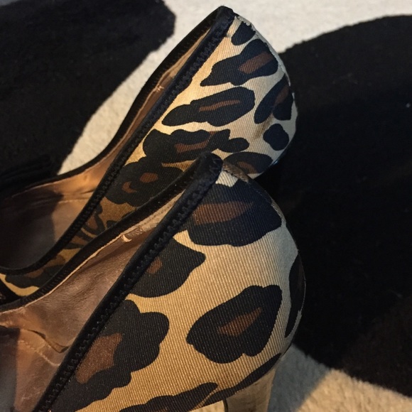 BCBG Animal Print heels - Picture 3 of 4