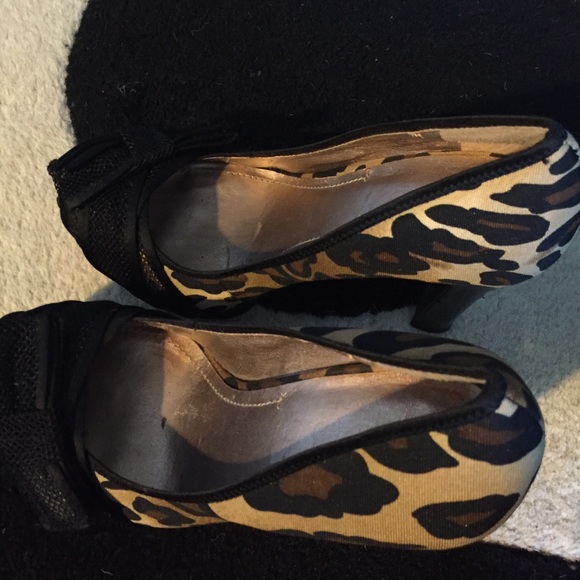 BCBG Animal Print heels - Picture 4 of 4