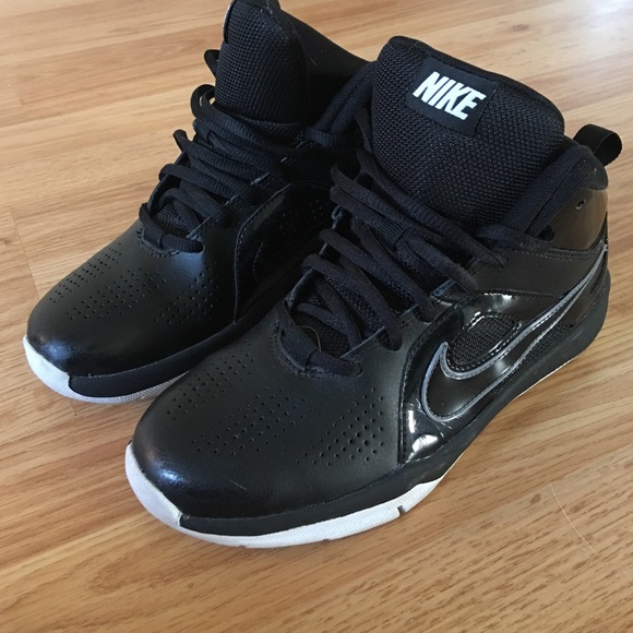 Nike youth black hitop size 4.5Y