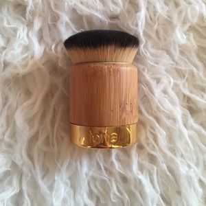 Tarte kabuki brand new