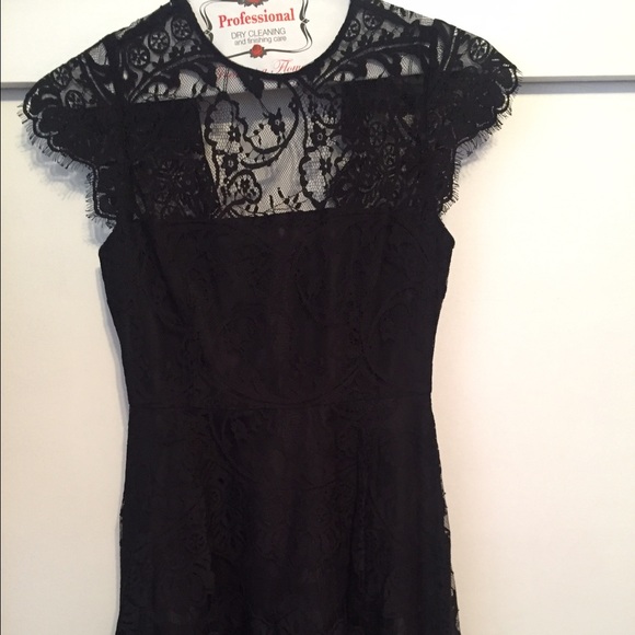 ๐HP๐ BB Dakota lace fit and flare dress - Picture 3 of 3