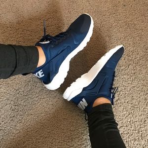 Nike air Huarache ultra NWT
