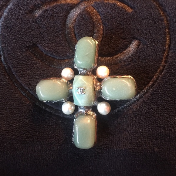 Authentic CHANEL Stone BROOCH - Picture 2 of 4